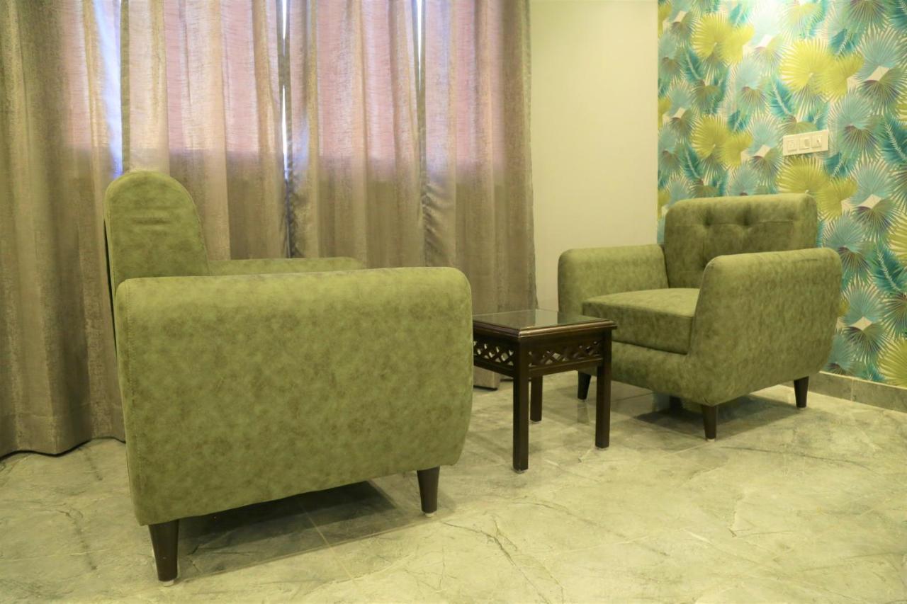 The Eleganza Hotell Jhājra Eksteriør bilde