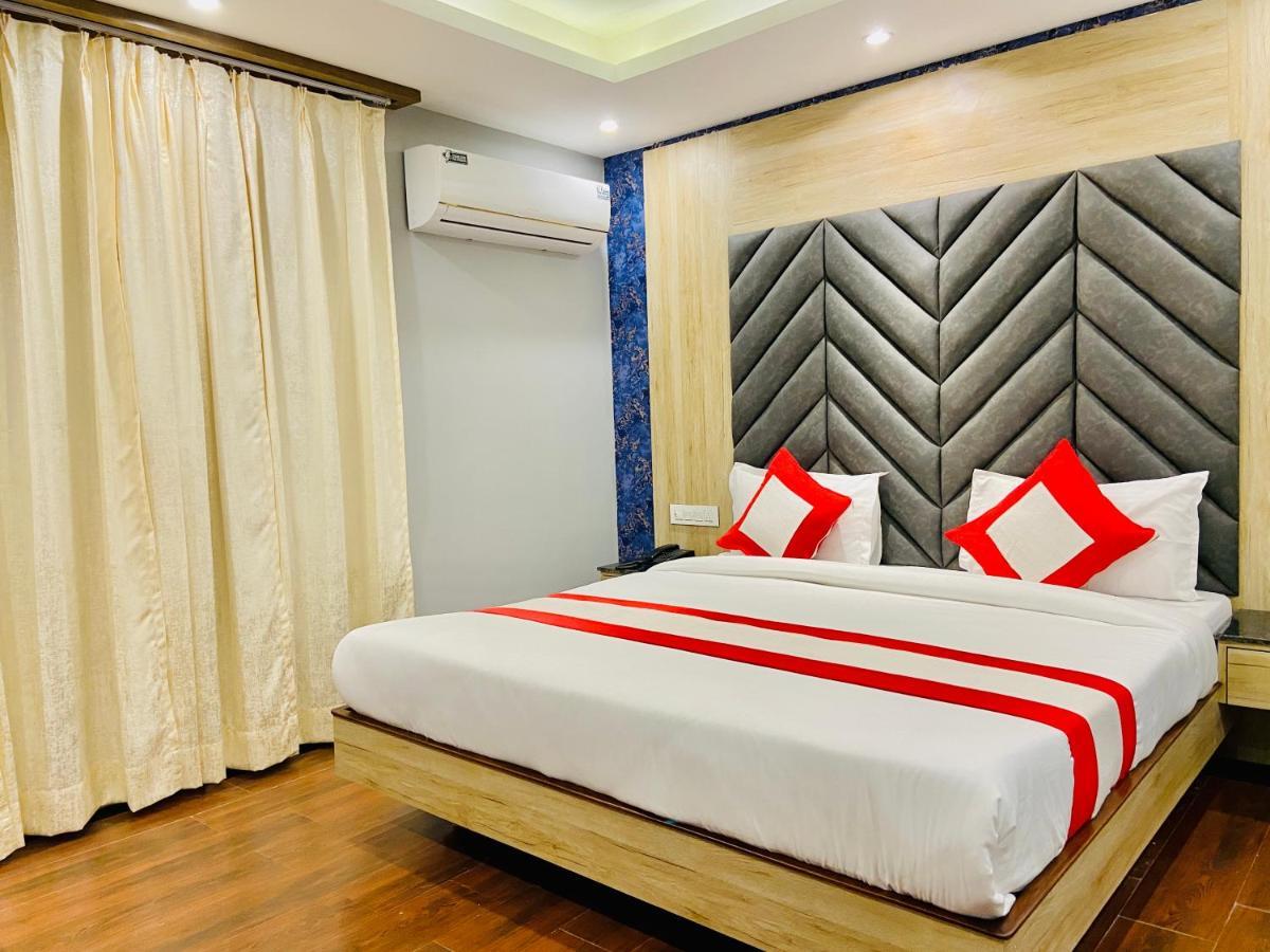 The Eleganza Hotell Jhājra Eksteriør bilde