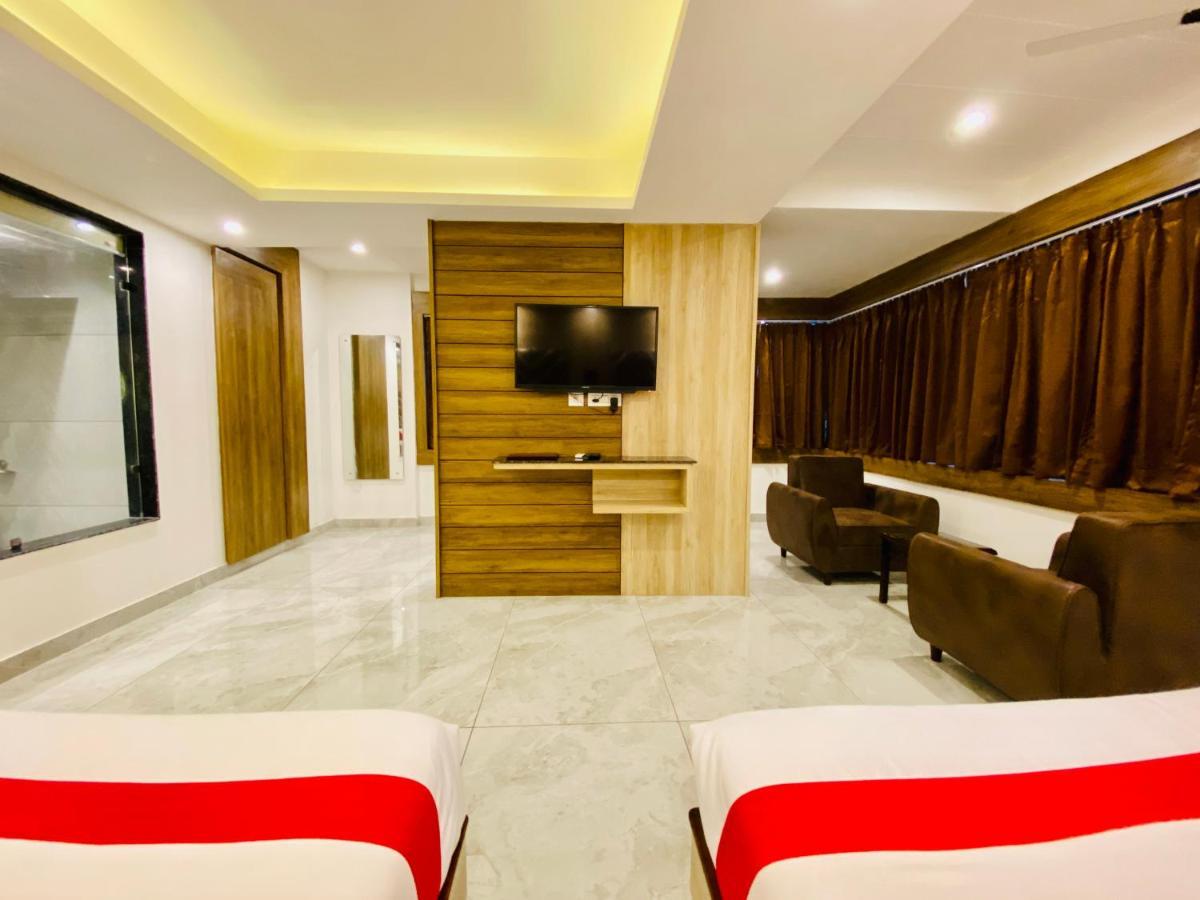The Eleganza Hotell Jhājra Eksteriør bilde