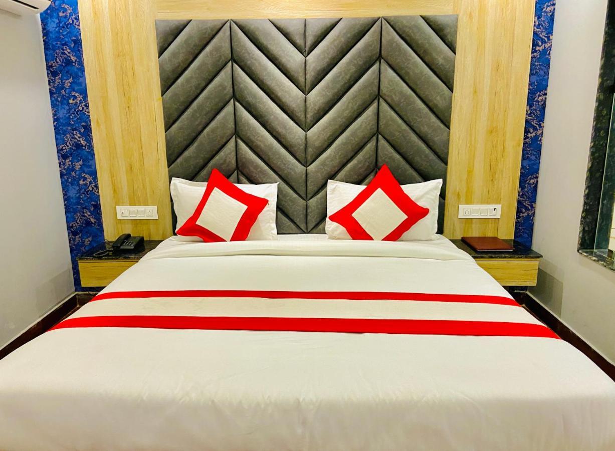 The Eleganza Hotell Jhājra Eksteriør bilde
