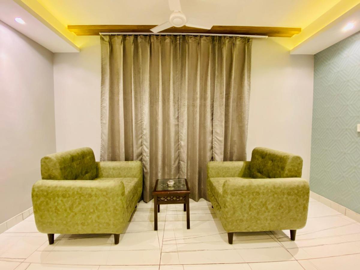 The Eleganza Hotell Jhājra Eksteriør bilde
