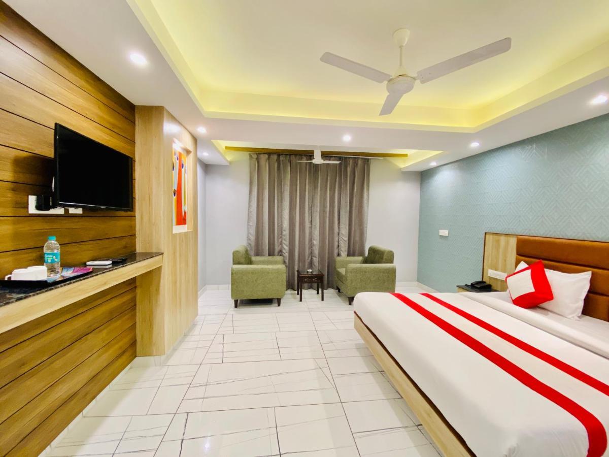 The Eleganza Hotell Jhājra Eksteriør bilde