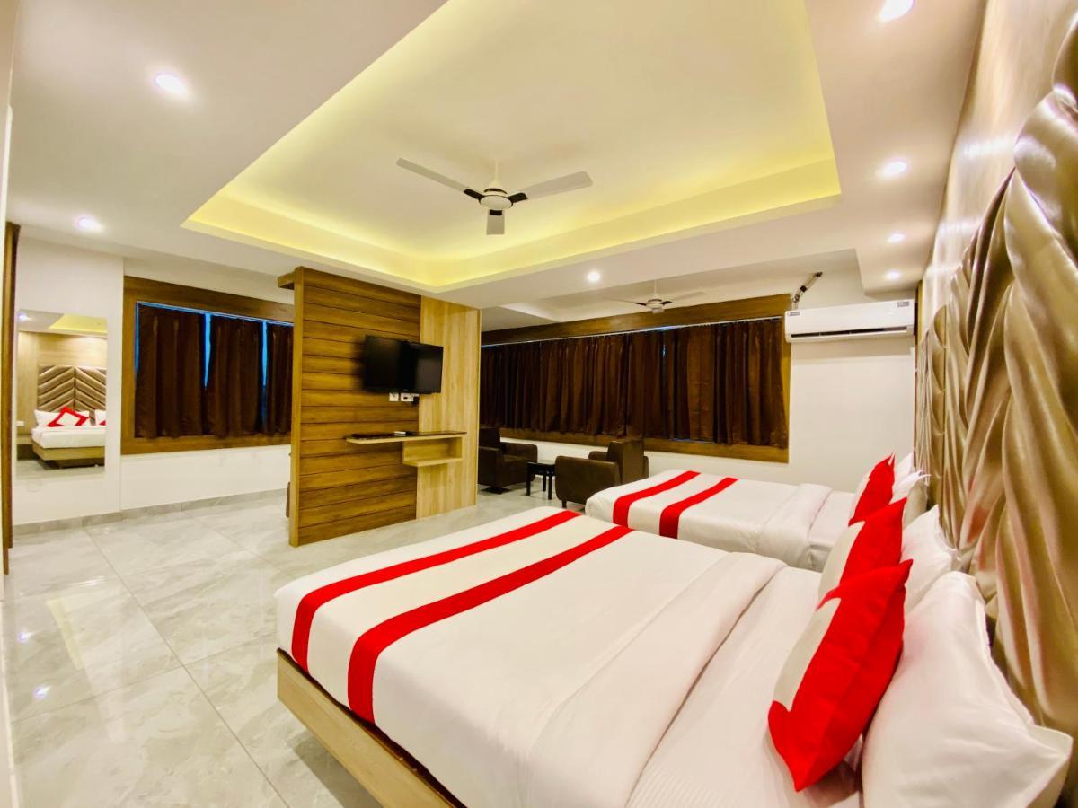 The Eleganza Hotell Jhājra Eksteriør bilde