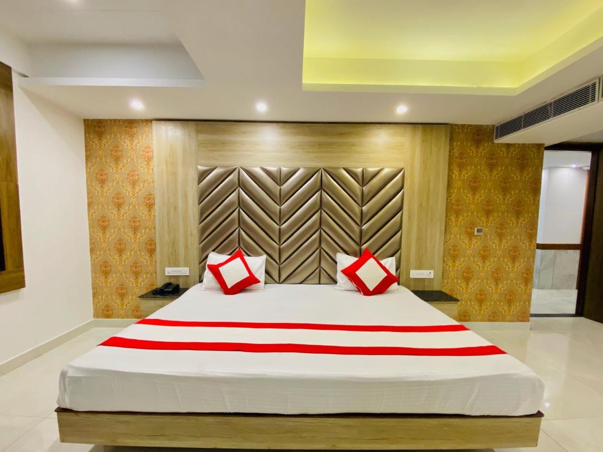 The Eleganza Hotell Jhājra Eksteriør bilde