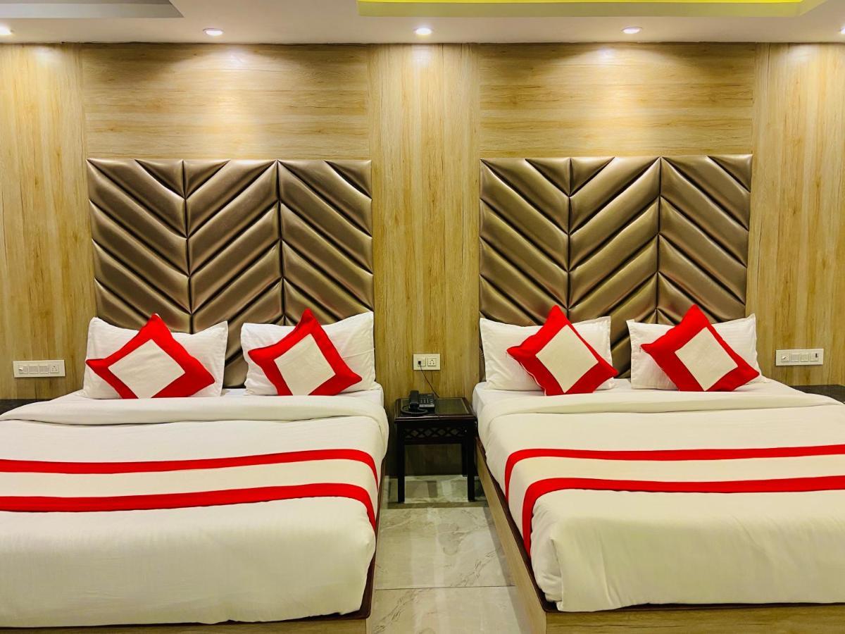 The Eleganza Hotell Jhājra Eksteriør bilde