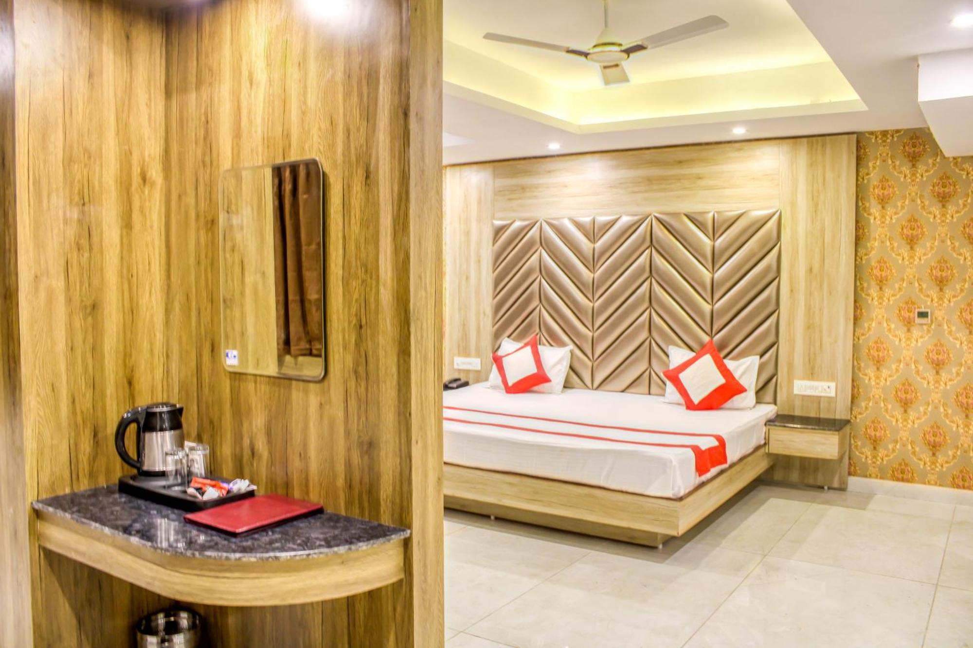 The Eleganza Hotell Jhājra Eksteriør bilde